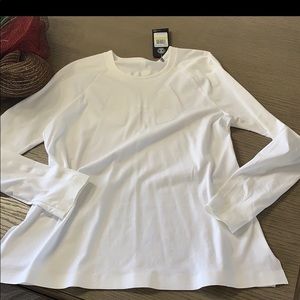 Under Armour Size Medium Top 🪴🆕🪴